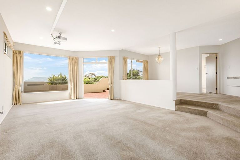 Photo of property in 35 Halladale Road, Papakowhai, Porirua, 5024