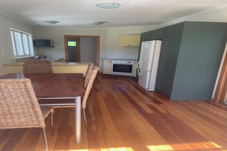 Photo of property in 21 Rauparaha Street, Waikanae Beach, Waikanae, 5036
