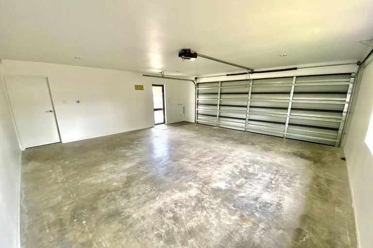 Photo of property in 186 Henderson Valley Road, Henderson, Auckland, 0612