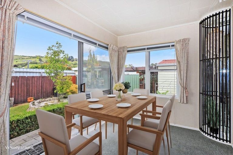 Photo of property in 48 Trigg Crescent, Taradale, Napier, 4112