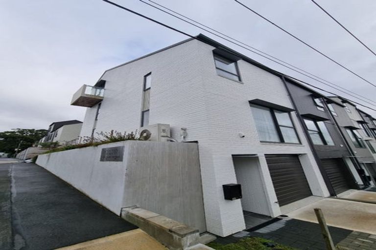 Photo of property in 12u6 Stanley Street, Berhampore, Wellington, 6023