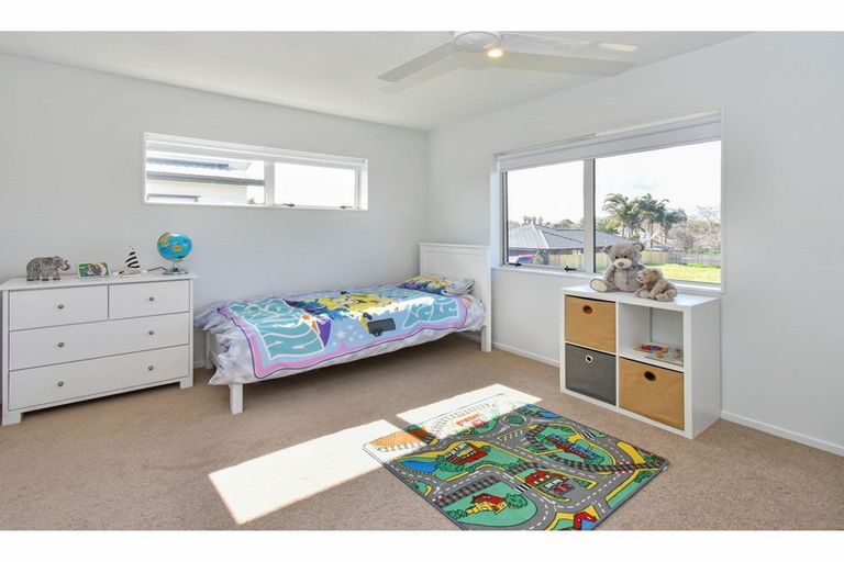 Photo of property in 7 Waituarua Drive, Takanini, 2112