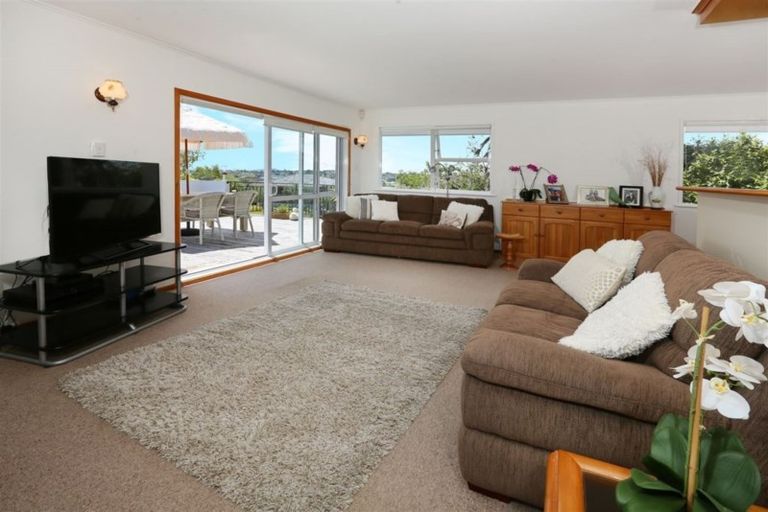 Photo of property in 4 Eyre Street, Henderson, Auckland, 0612