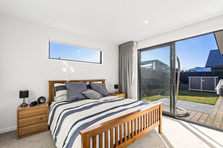 Photo of property in 7 Tahi Street, Albert Town, Wanaka, 9305
