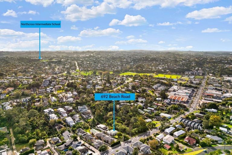 Photo of property in 692 Beach Road, Browns Bay, Auckland, 0630