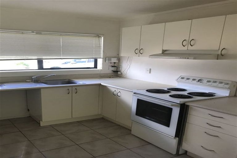 Photo of property in 20 Carlas Way, Ranui, Auckland, 0612