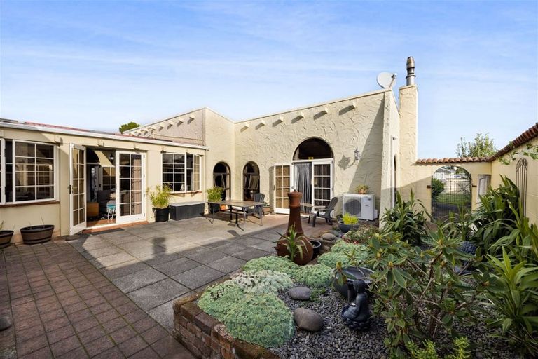 Photo of property in 15 Kowhai Street, Hawera, 4610