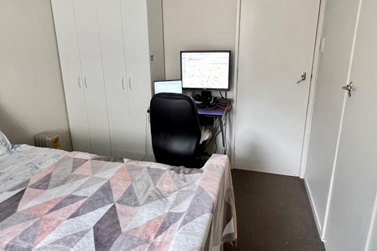 Photo of property in 32 Sunvue Road, Glen Eden, Auckland, 0602