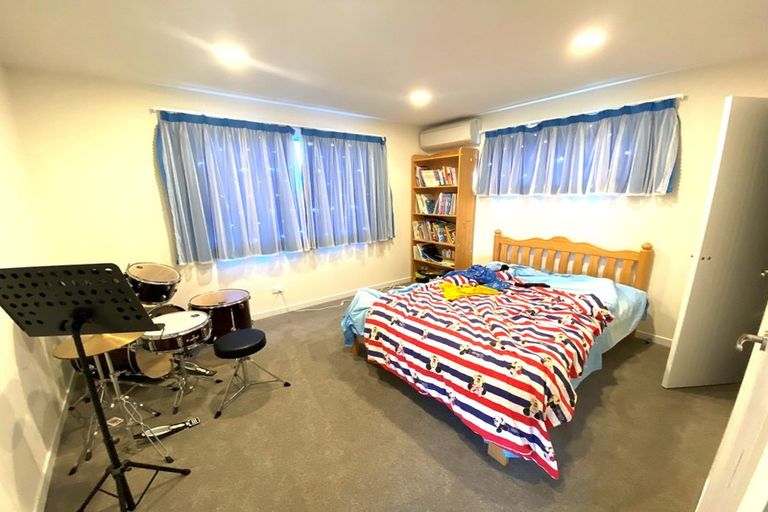 Photo of property in 4a Priestley Drive, Bucklands Beach, Auckland, 2014