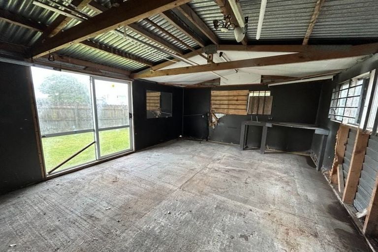 Photo of property in 8 Leatham Crescent, Opaheke, Papakura, 2113