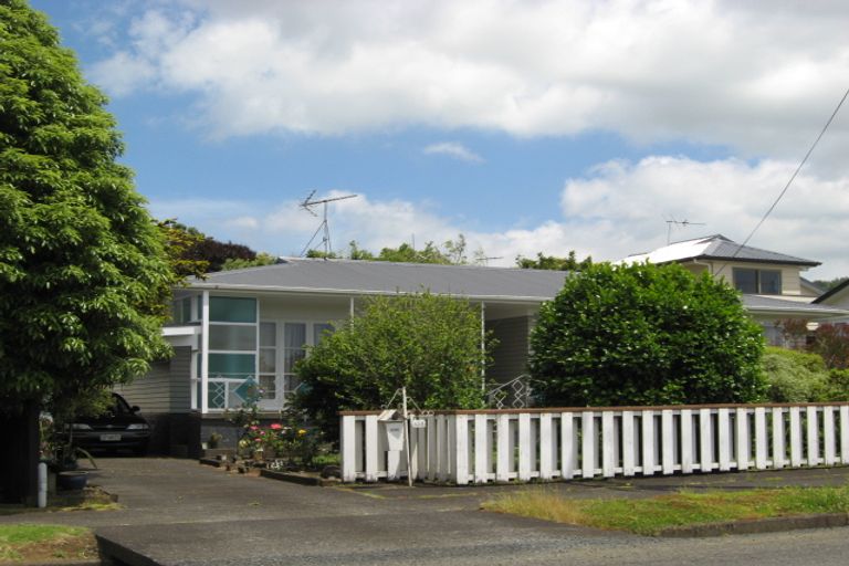 Photo of property in 138 Kitchener Road, Pukekohe, 2120