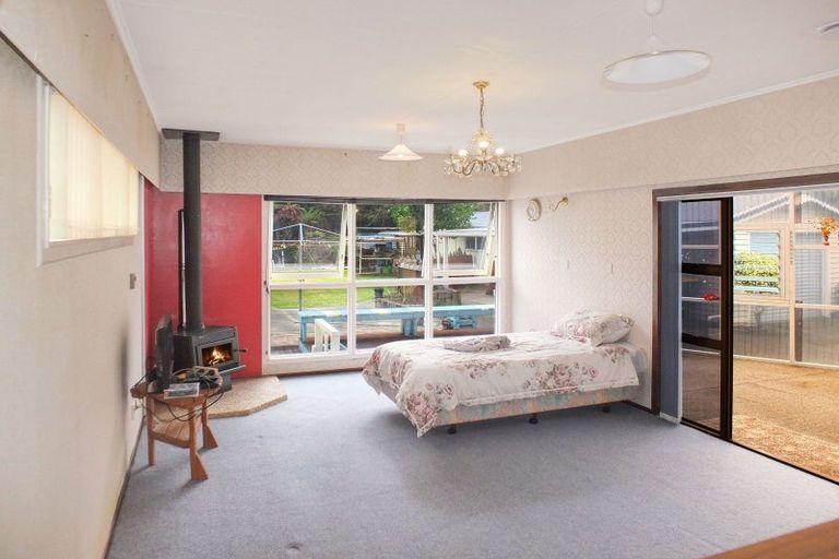 Photo of property in 18 Hulke Street, Foxton, 4814