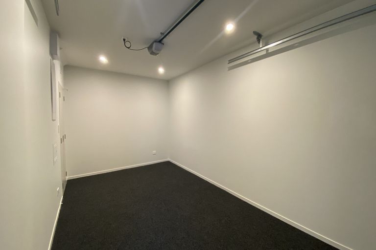 Photo of property in 5/2 Moor Avenue, Te Atatu Peninsula, Auckland, 0610