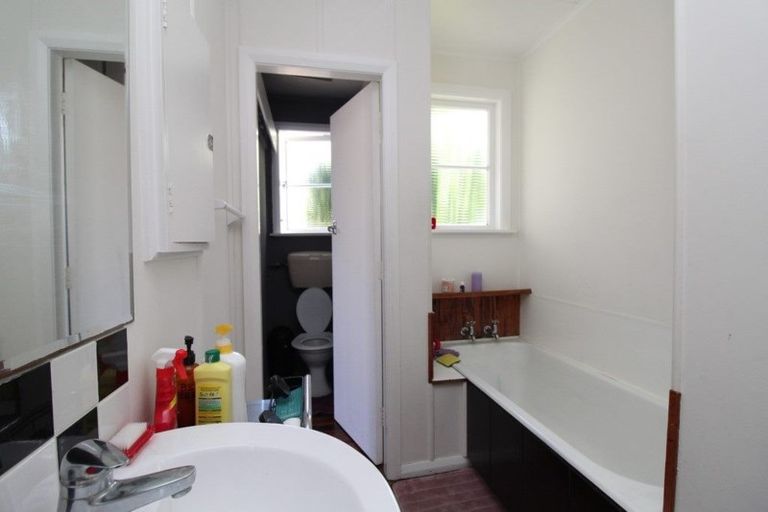 Photo of property in 37 Mangahao Road, Pahiatua, 4910