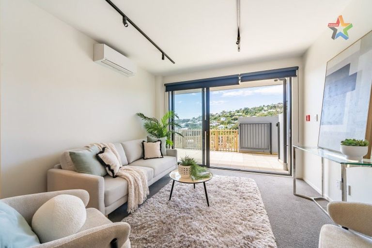 Photo of property in 65u2 Tiketike Way, Brooklyn, Wellington, 6021