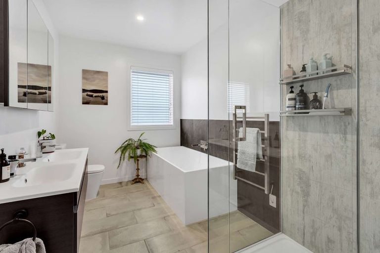 Photo of property in 30 Ngaroma Crescent, Whitianga, 3510
