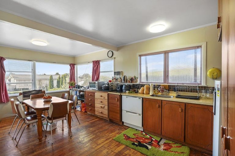 Photo of property in 24 Springfield Crescent, Enderley, Hamilton, 3214