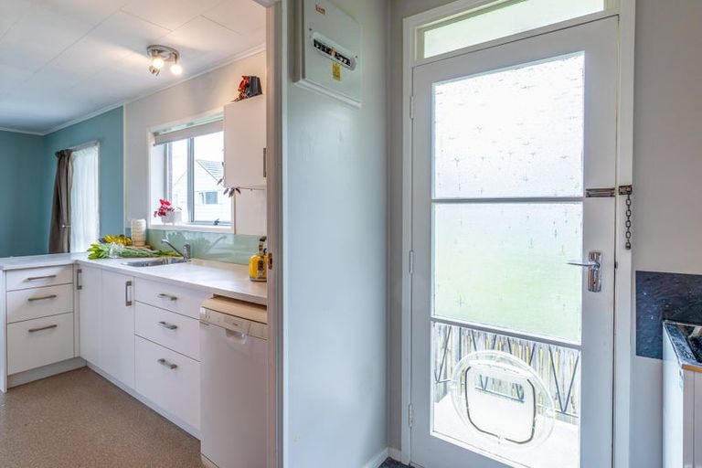 Photo of property in 2/14 Claridge Street, Glen Eden, Auckland, 0602