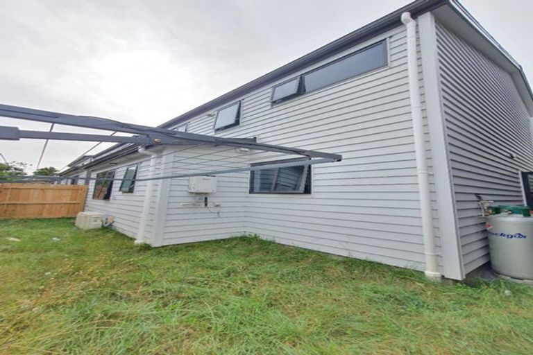 Photo of property in 425d Great South Road, Opaheke, 2113
