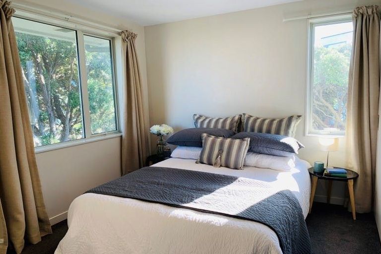 Photo of property in 11/2u Stone Street, Miramar, Wellington, 6022