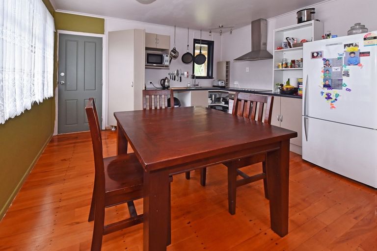 Photo of property in 16 Claymore Street, Manurewa, Auckland, 2102