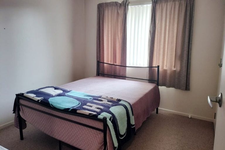 Photo of property in 18 Pyramid Place, Glen Eden, Auckland, 0602