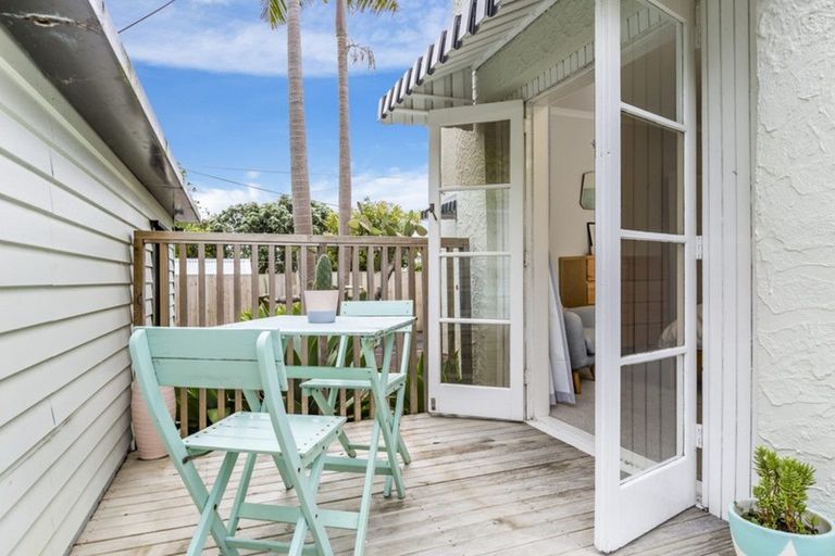 Photo of property in 36 Seabrook Avenue, New Lynn, Auckland, 0600