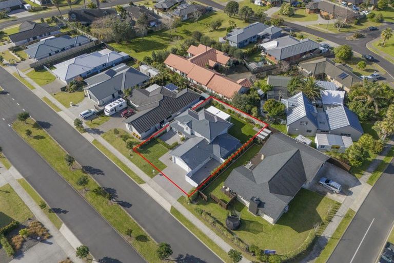 Photo of property in 100 Kupe Drive, Whitianga, 3510