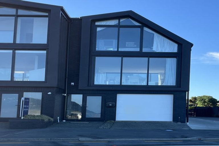 Photo of property in 8a Lyall Parade, Lyall Bay, Wellington, 6022