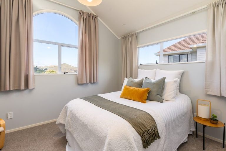 Photo of property in 138 Westchester Drive, Churton Park, Wellington, 6037