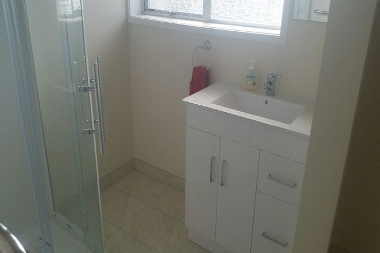 Photo of property in 59 Mcclintock Road, Massey, Auckland, 0614