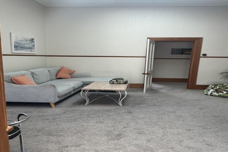 Photo of property in 4 Handley Place, Glen Avon, New Plymouth, 4312