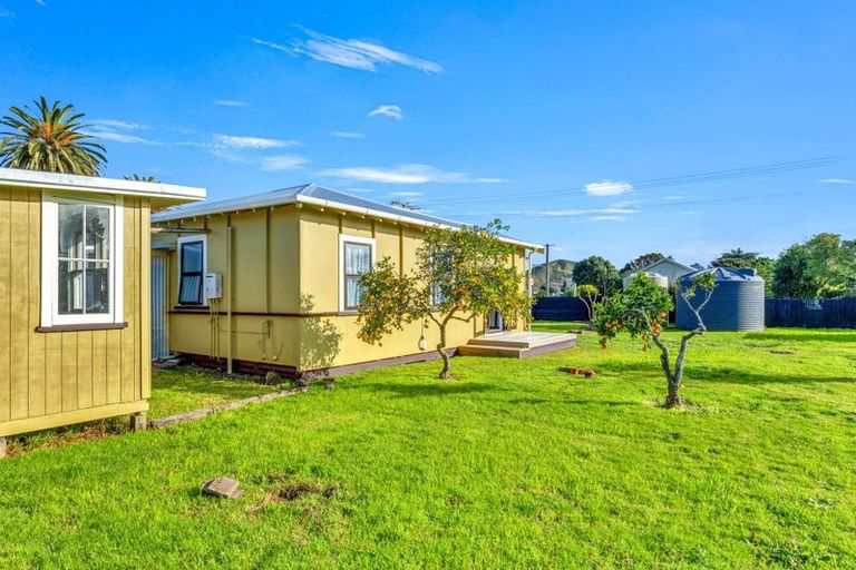 Photo of property in 5 Banks Street, Tolaga Bay, 4077
