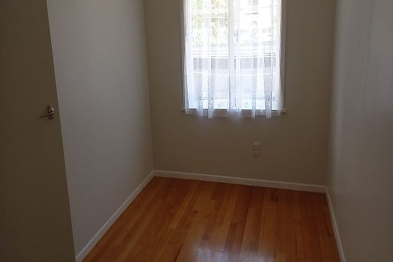 Photo of property in 512 Te Atatu Road, Te Atatu Peninsula, Auckland, 0610