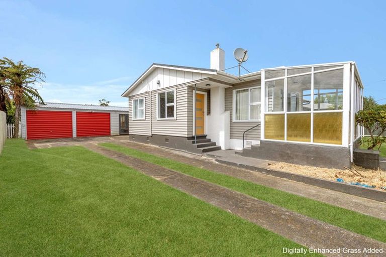 Photo of property in 14 Ferguson Street, Levin, 5510