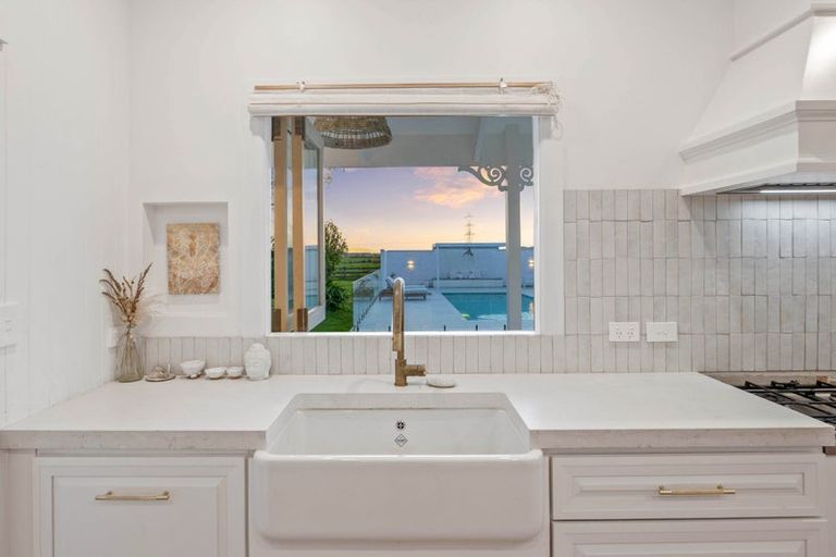 Photo of property in 161 Monument Road, Clevedon, 2582