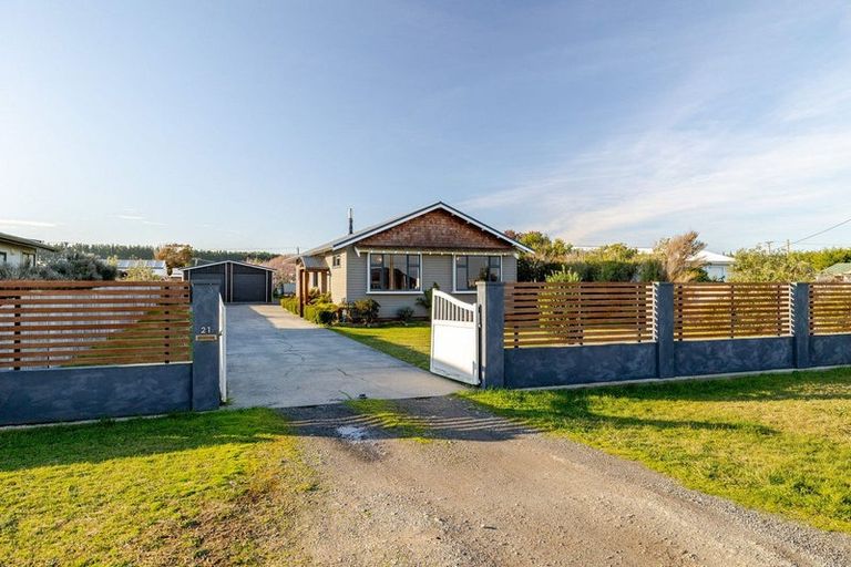 Photo of property in 21 Norton Street, Foxton Beach, Foxton, 4815