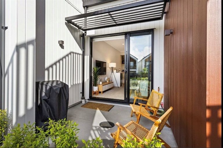 Photo of property in 58 Rangihina Road, Hobsonville, Auckland, 0616