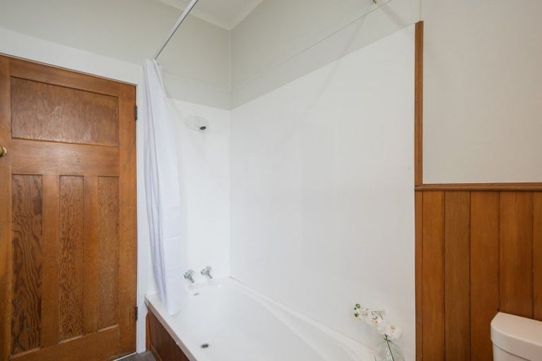 Photo of property in 21 Victoria Street, Levin, 5510