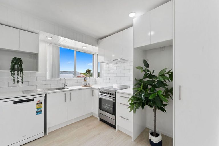 Photo of property in 2/48 Archmillen Avenue, Pakuranga Heights, Auckland, 2010