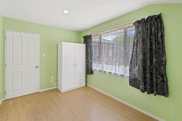 Photo of property in 1 Roche Avenue, Upper Riccarton, Christchurch, 8041