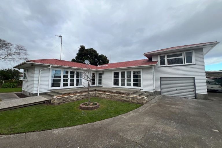 Photo of property in 6 Milson Line, Roslyn, Palmerston North, 4414