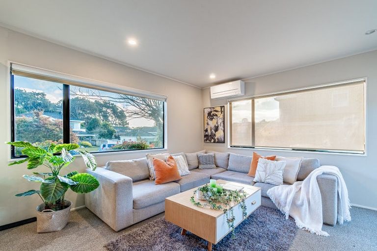 Photo of property in 1/8 Mandica Place, Sunnynook, Auckland, 0632