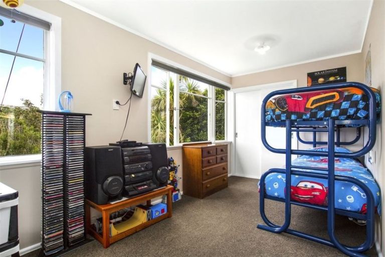 Photo of property in 56 Bassett Road, Johnsonville, Wellington, 6037