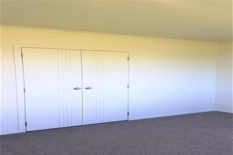 Photo of property in 27 Hill Crescent, Papakura, 2110