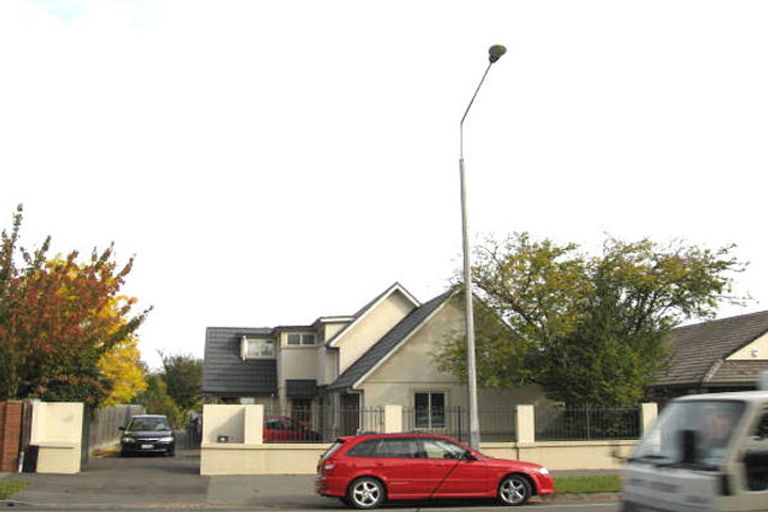 Photo of property in 43a Memorial Avenue, Ilam, Christchurch, 8053