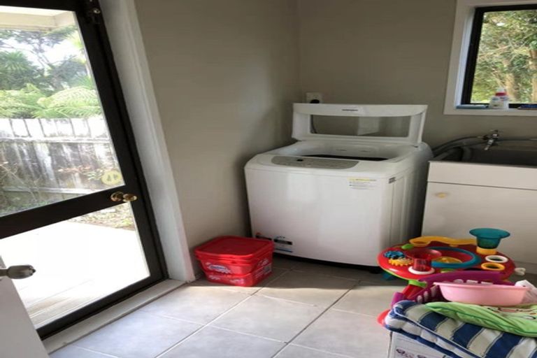 Photo of property in 2/92 Manuka Road, Glenfield, Auckland, 0629