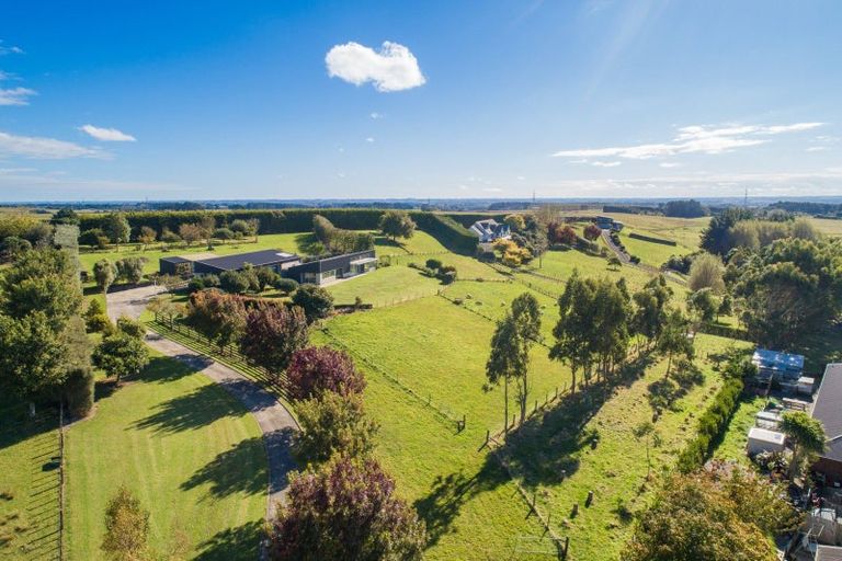 Photo of property in 17 Oram Drive, Turitea, Palmerston North, 4472