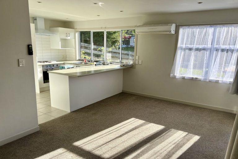Photo of property in 19 Castleford Street, Green Bay, Auckland, 0604