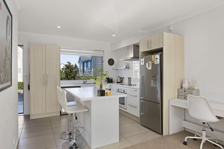 Photo of property in 6 Shelduck Way, Hobsonville, Auckland, 0616